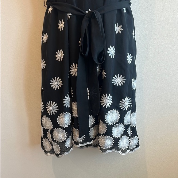 Elegant Black Floral Dress- size small - Picture 3 of 7